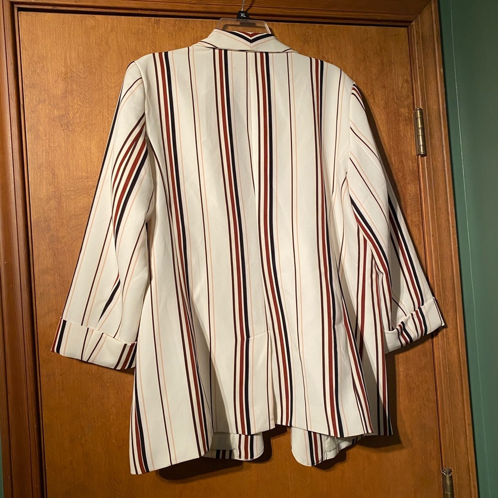 Blazer - Picture 3 of 3